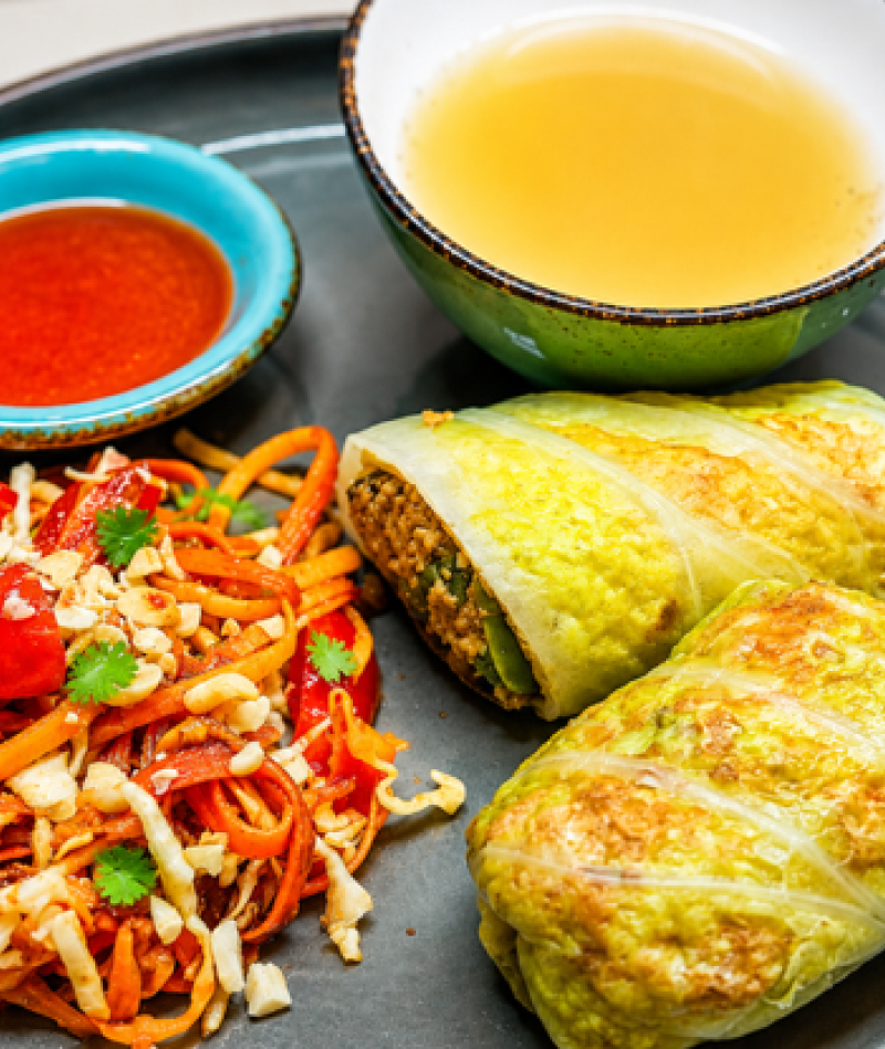 Cabbage leaf momos